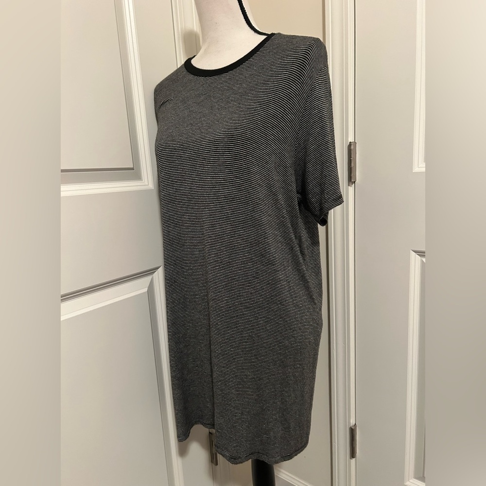 Brandy Melville soft cotton T-shirt dress black and grey striped - Picture 4 of 4